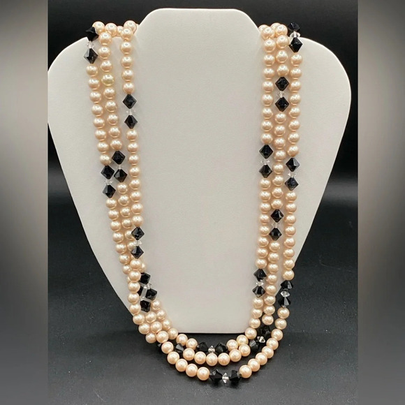 Eccentric Glam Vintage Glass Pearl and Rhinestone Hook Clasp Necklace - Picture 10 of 12